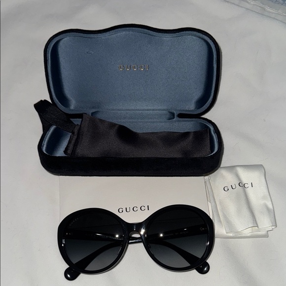 AUTHENTIC GUCCI SUNGLASSES - Picture 1 of 8